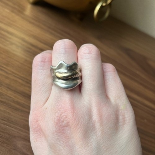 Anello brutalista grosso