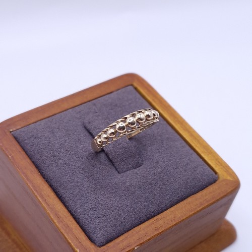 9ct gold patterned band - gold,