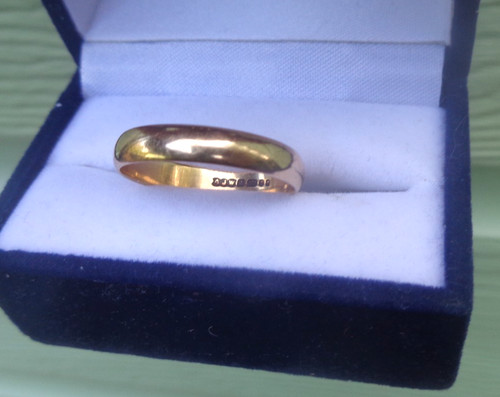 9ct gold wedding ring - 9ct,