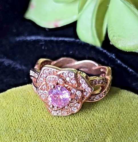 Anello vintage con gemme rosa