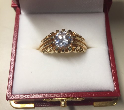 Vintage 18k hge round - round, cz