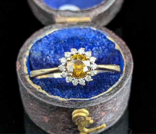 Vintage yellow snd white - yellow,