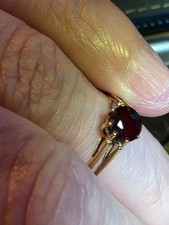 Anello solitario in oro giallo